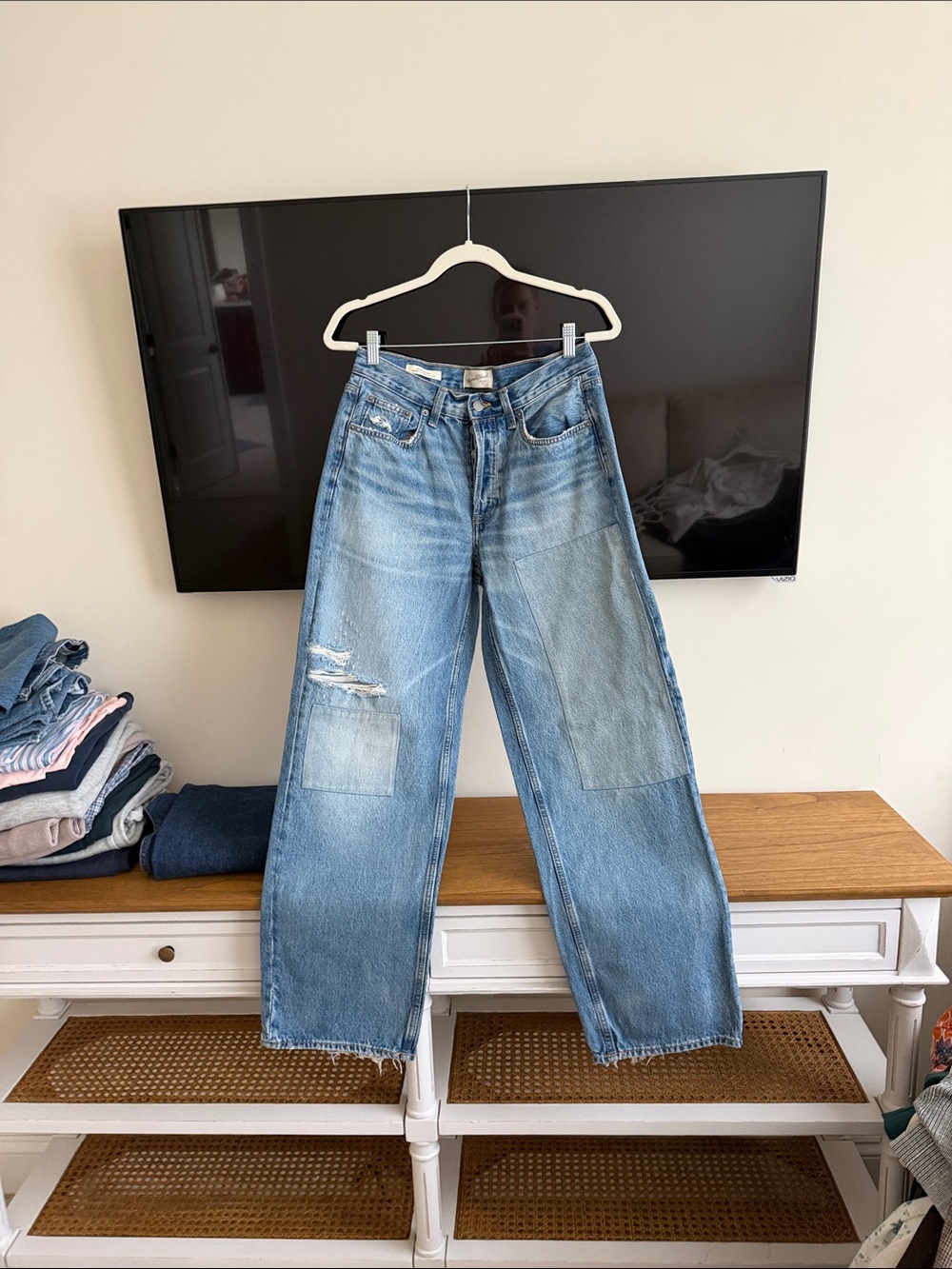 Light Wash Women's Straight-Leg Jeans with Patch Detail